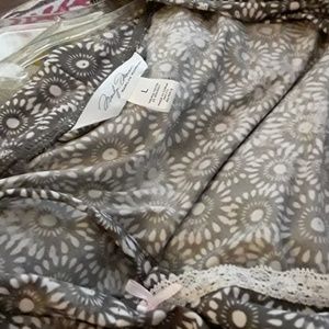 Marilyn Monroe, robe and gown, satiny, polyester.